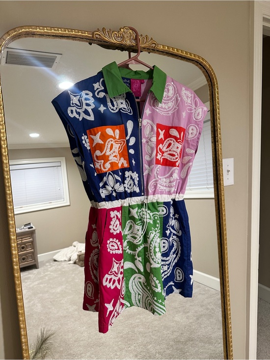 QUEEN OF SPARKLES Dresses & Skirts - Colorblock Bandana Print Romper with Green Collar